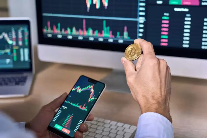 监管机构加强对加密货币交易平台的审查，打击洗钱活动